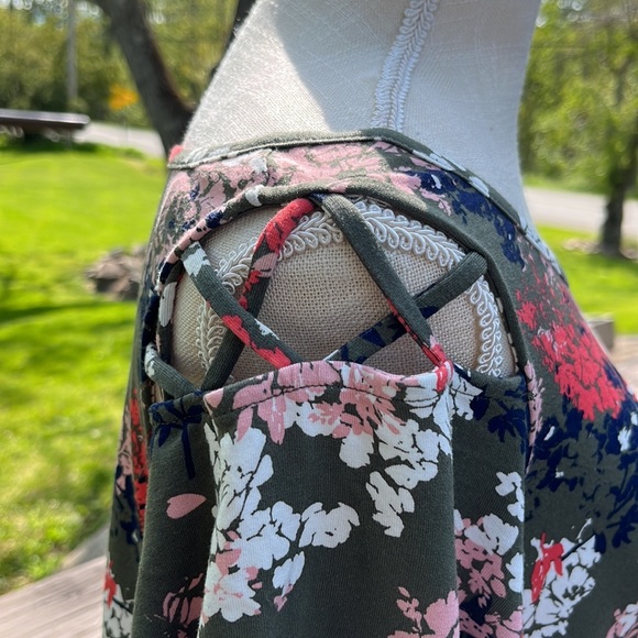 Westport short sleeved summer top, size Medium. - Picture 3 of 9